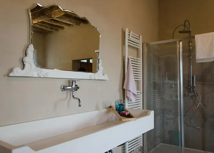 Antica Cascina Bed & Breakfast 4*