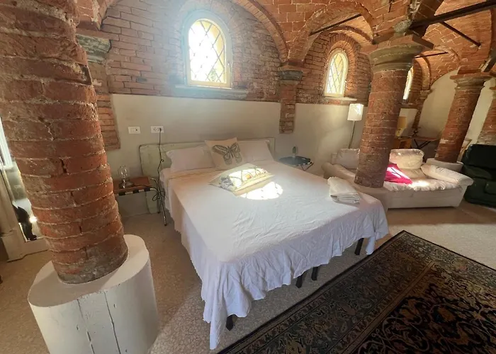 Antica Cascina Bed & Breakfast