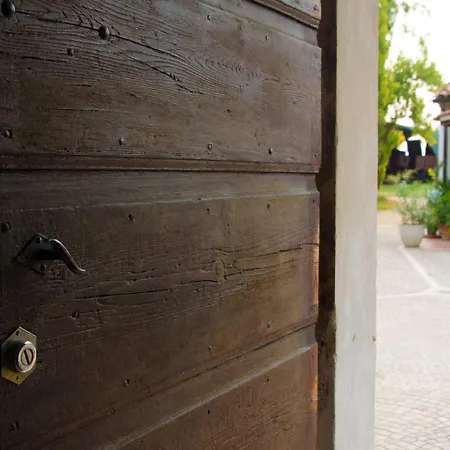 Antica Cascina Bed & Breakfast