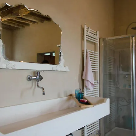 Antica Cascina Bed & Breakfast 4*